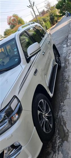 تۆیۆتا لاند کروزەر